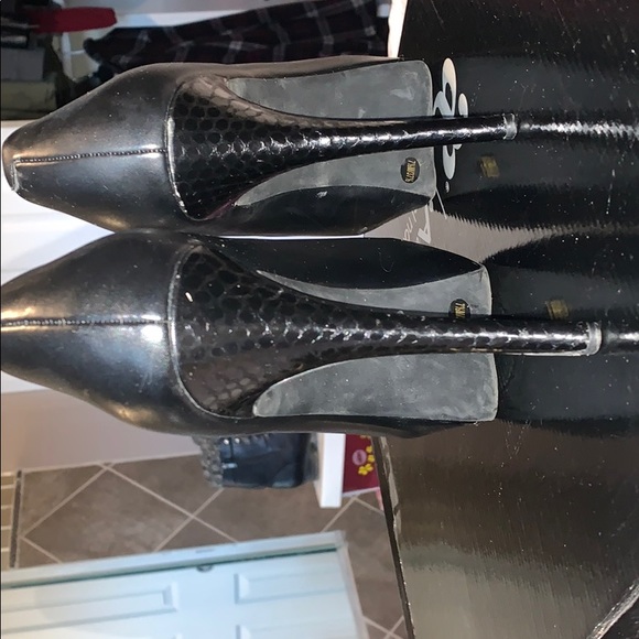 Heels - Picture 2 of 2